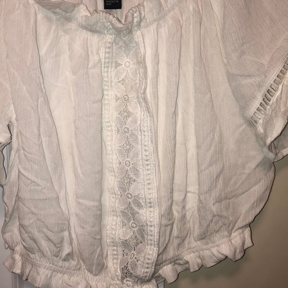 White crop top - Picture 2 of 3